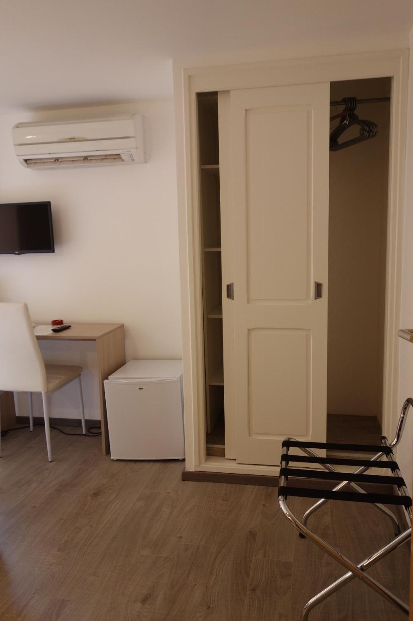 Hotel le Préjoly Saint-Vallier-de-Thiey Szoba fotó