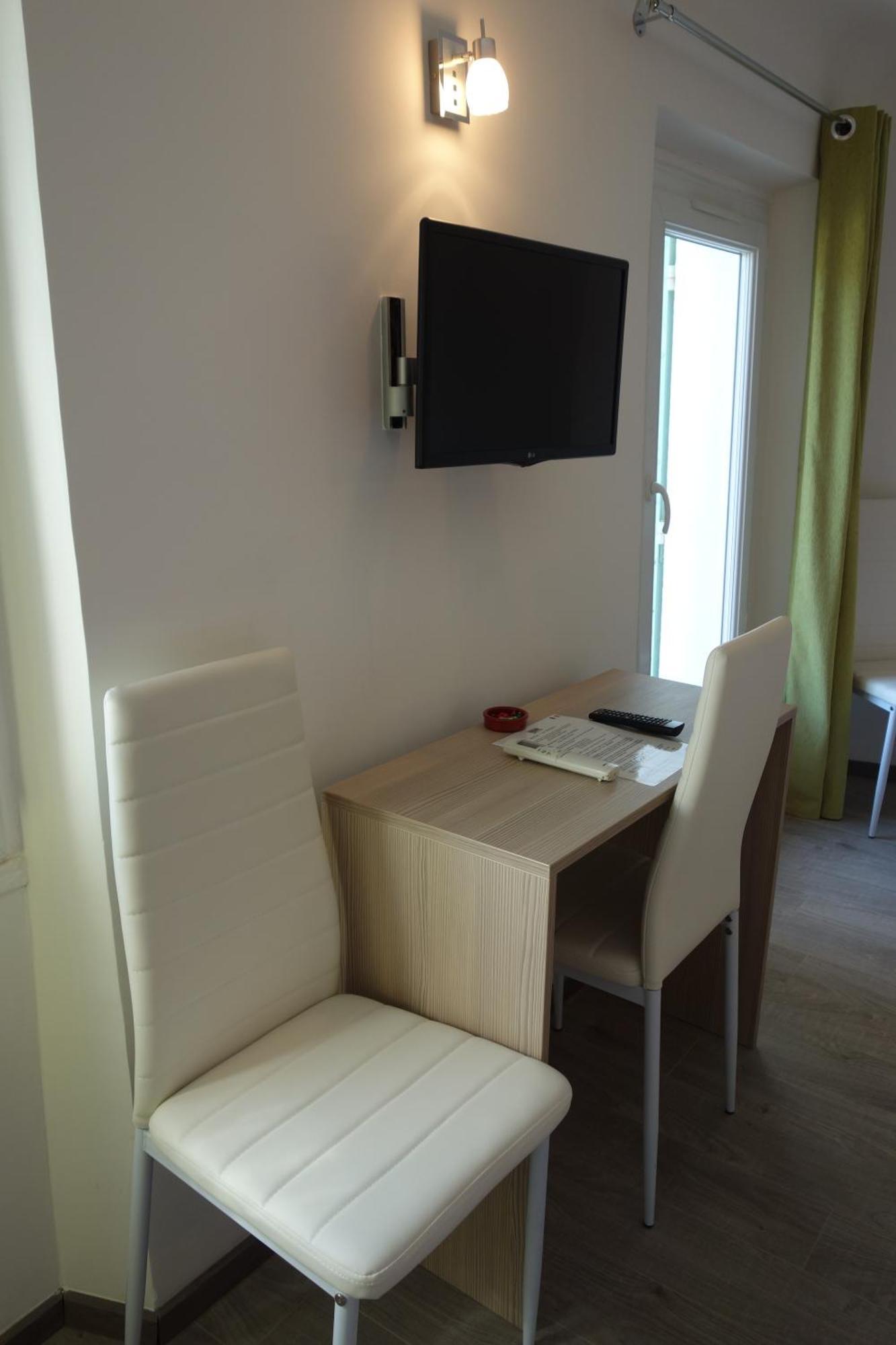 Hotel le Préjoly Saint-Vallier-de-Thiey Szoba fotó