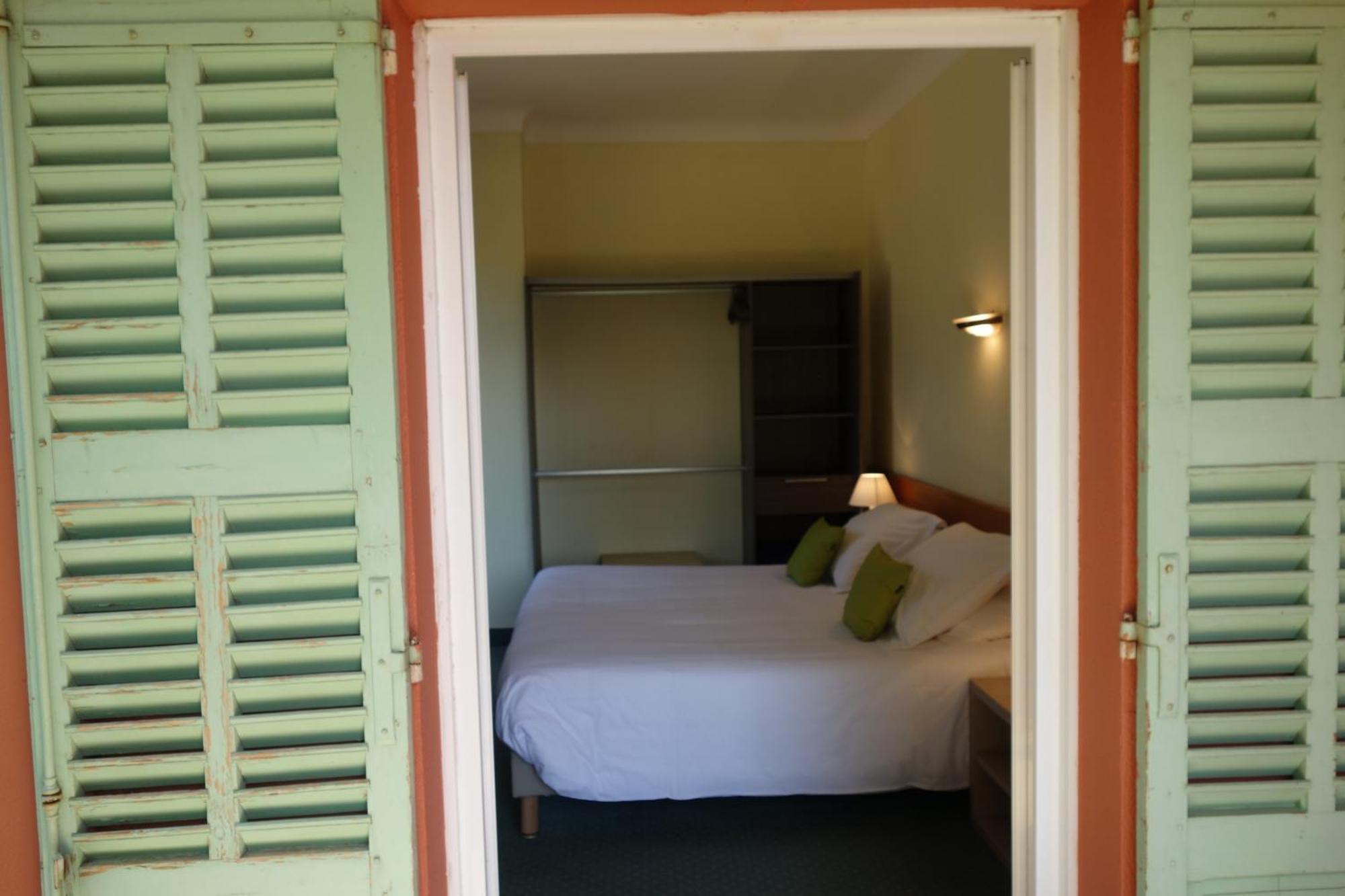 Hotel le Préjoly Saint-Vallier-de-Thiey Szoba fotó